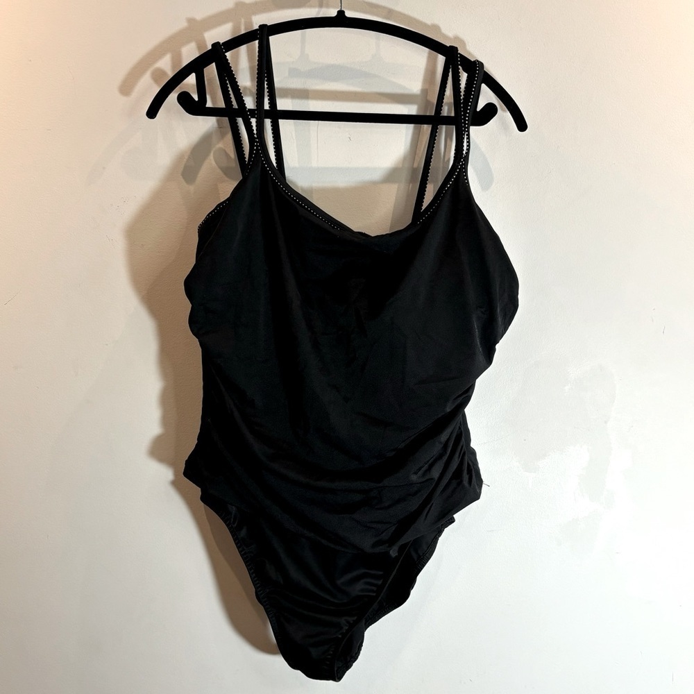 MIRACLESUIT Sz 16 (estimated) Double Strap White Dotted Trimming One Piece Suit
